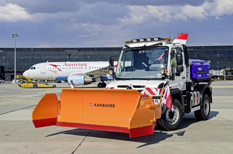  Mercedes-Benz Unimog U 427 2015 года  (фото 2 из 2)